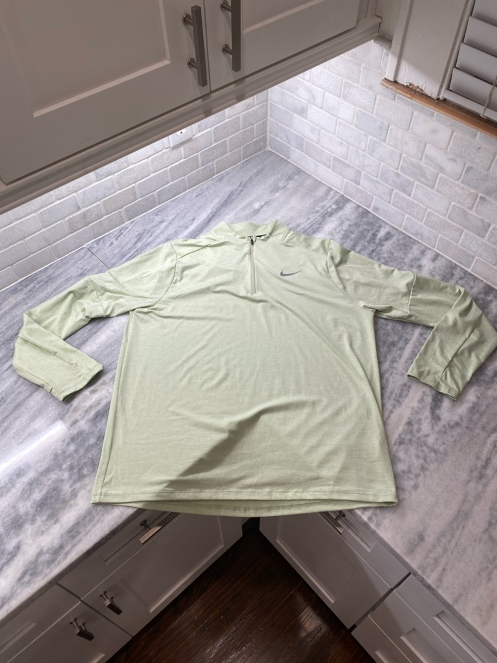 Nike Men’s Pale Green Long-Sleeve 1/4 Zip Performance Top